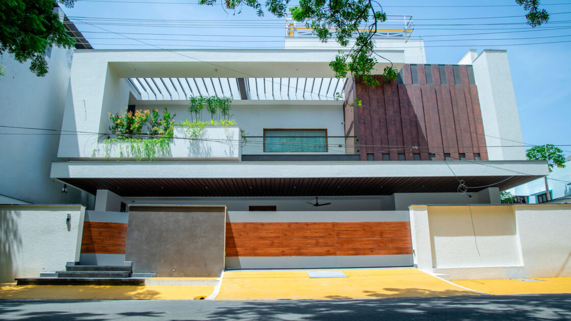 Wood & White Home